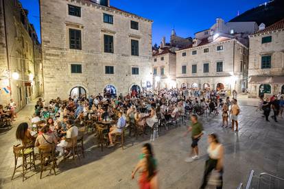 Noćni život Dubrovnika: Gotovo sve je kao i prije korona krize