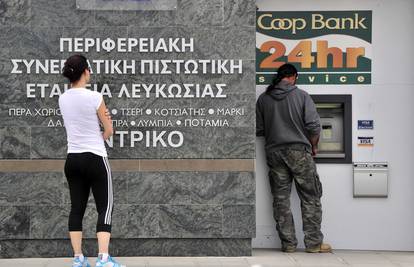 Ciprani ispraznili bankomate, EU im uvela porez na štednju