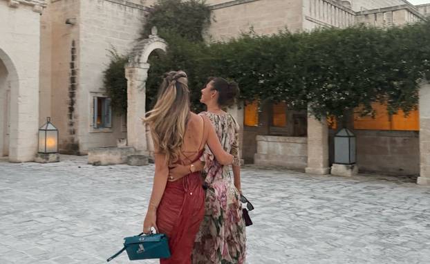FOTO Izabel Kovačić objavila je fotke s Haalandovom curom, bile su zajedno na vjenčanju...
