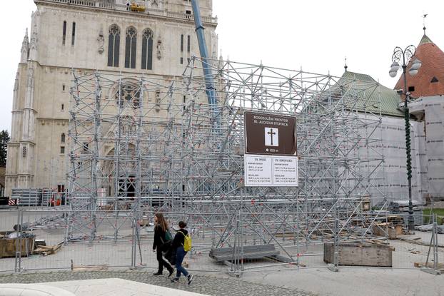 Zagreb: Postavljanje nove skele za katedralu