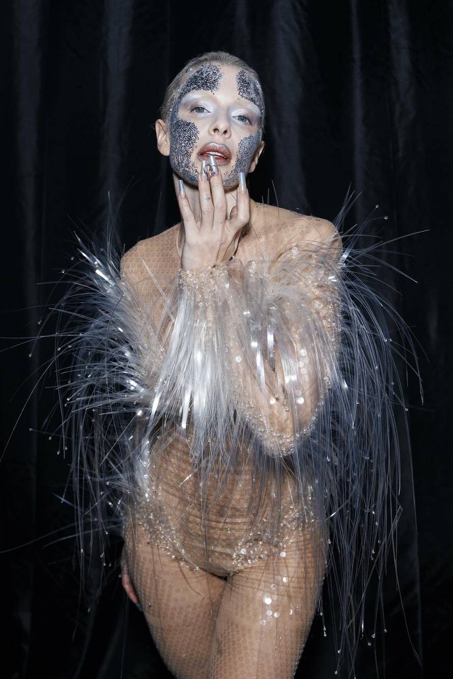 Julia Fox attends MUGLER Fall/Winter 2024 runway during Paris Fashion Week on February 2024 - Paris, France 03/03/2024