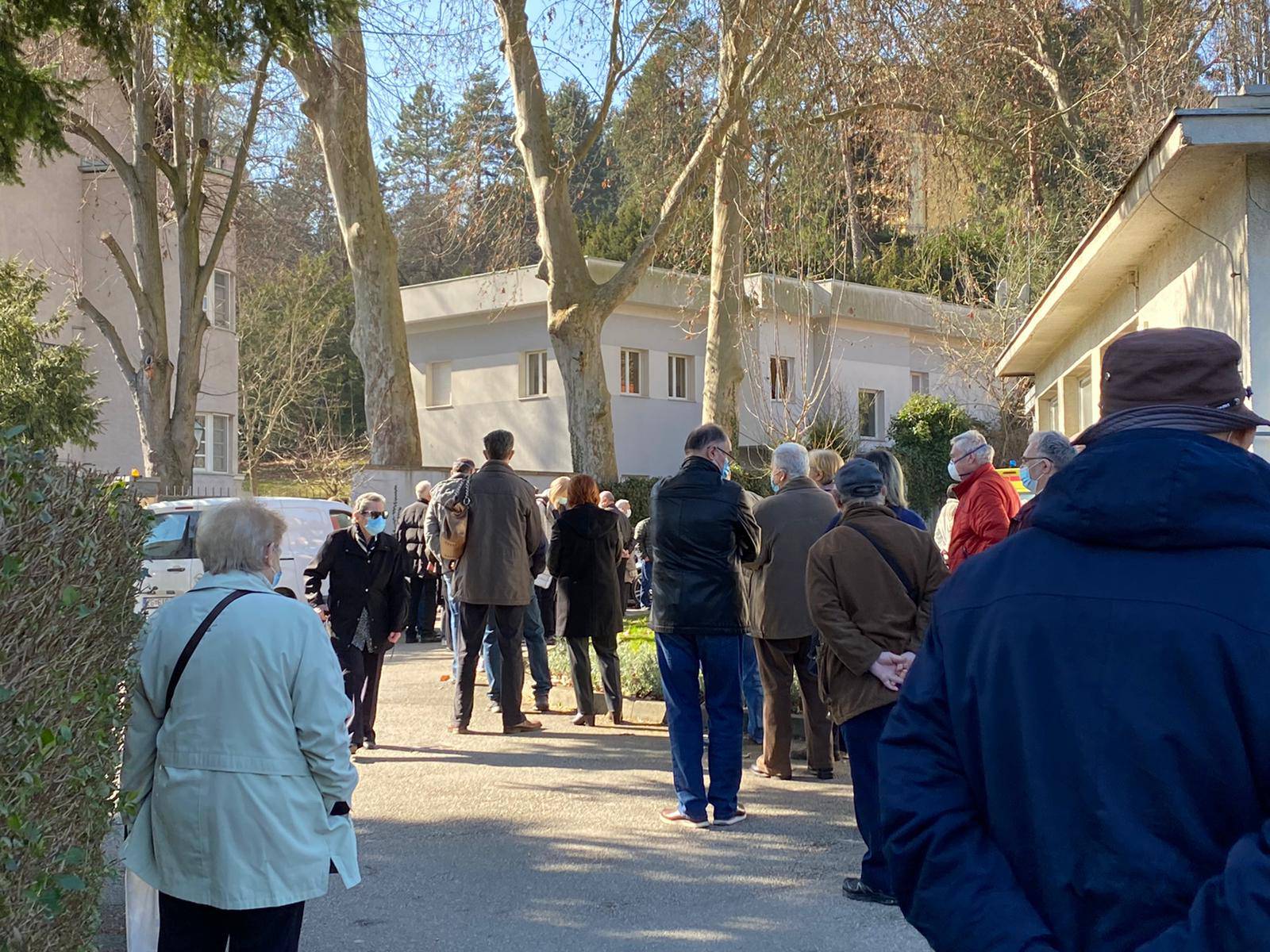 Redovi za cijepljenje u Zagrebu: 'Samo više da se cijepim, pa da napokon mogu mirna na plac'