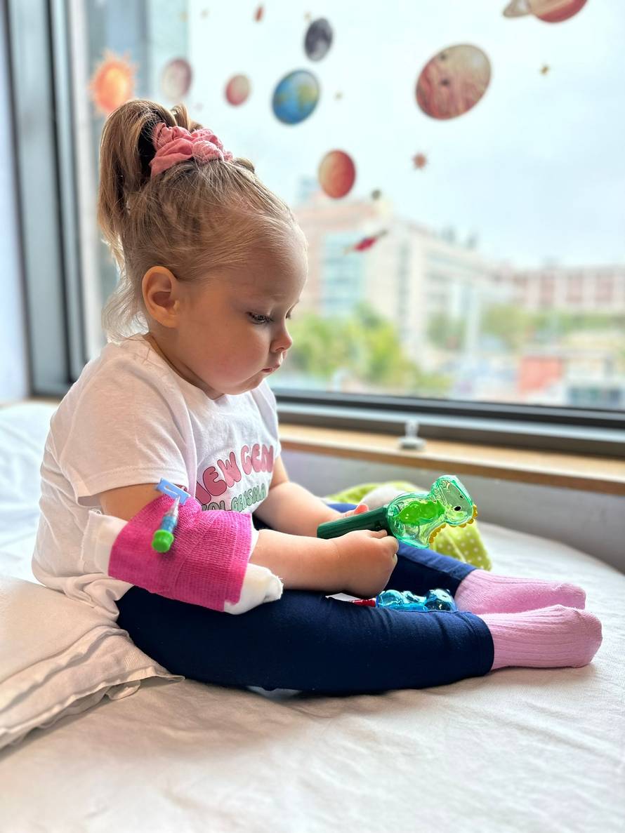 VIDEO Hrabra Lava (2) primila napokon lijek: 'Osjeća se dobro'