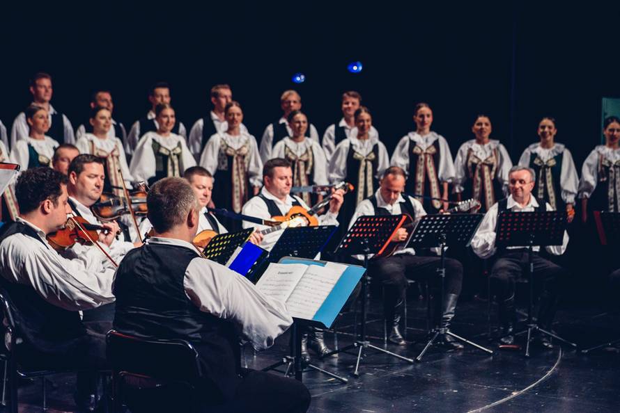 Ansambl Lado pjeva i pleše na Dubrovačkim ljetnim igrama