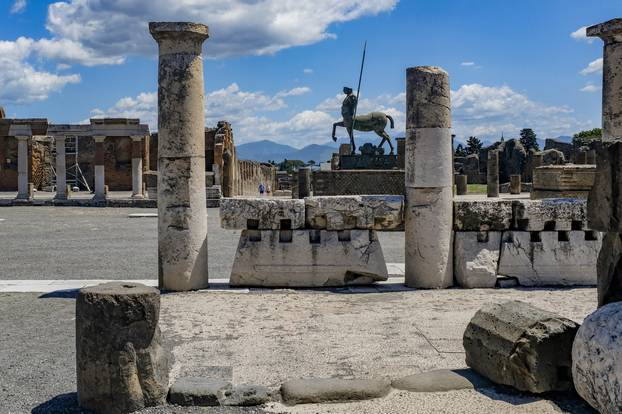 Reopening of Pompeii excavations