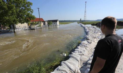 Nasip nije dovršen: Posavina nespremna za novi vodni val 