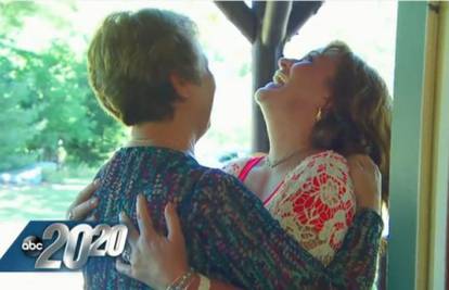 Emotivni susret: Majka i kći se susrele nakon dugih 47 godina