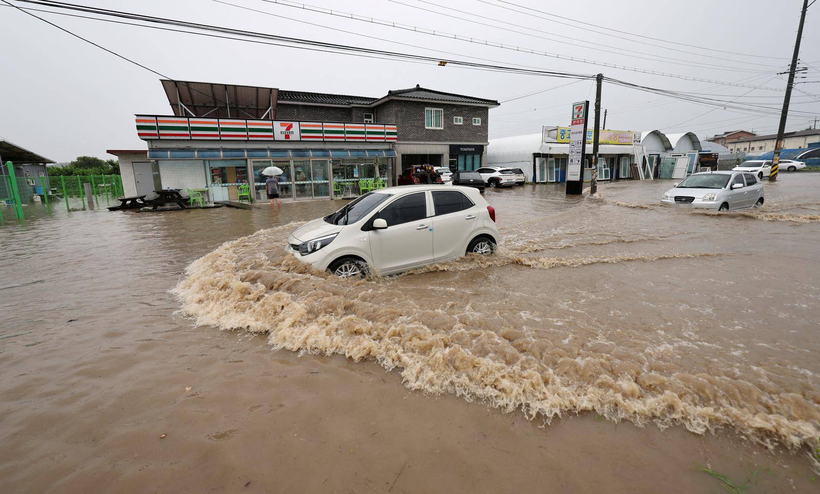 South Korea hit with landslides, flooding, hundreds evacuated