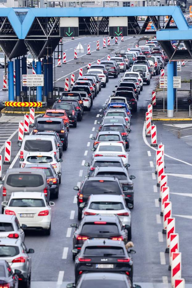 Početak skijaškog tjedna i kraj blagdana uzrok je gužve na graničnom prijelazu Bregana