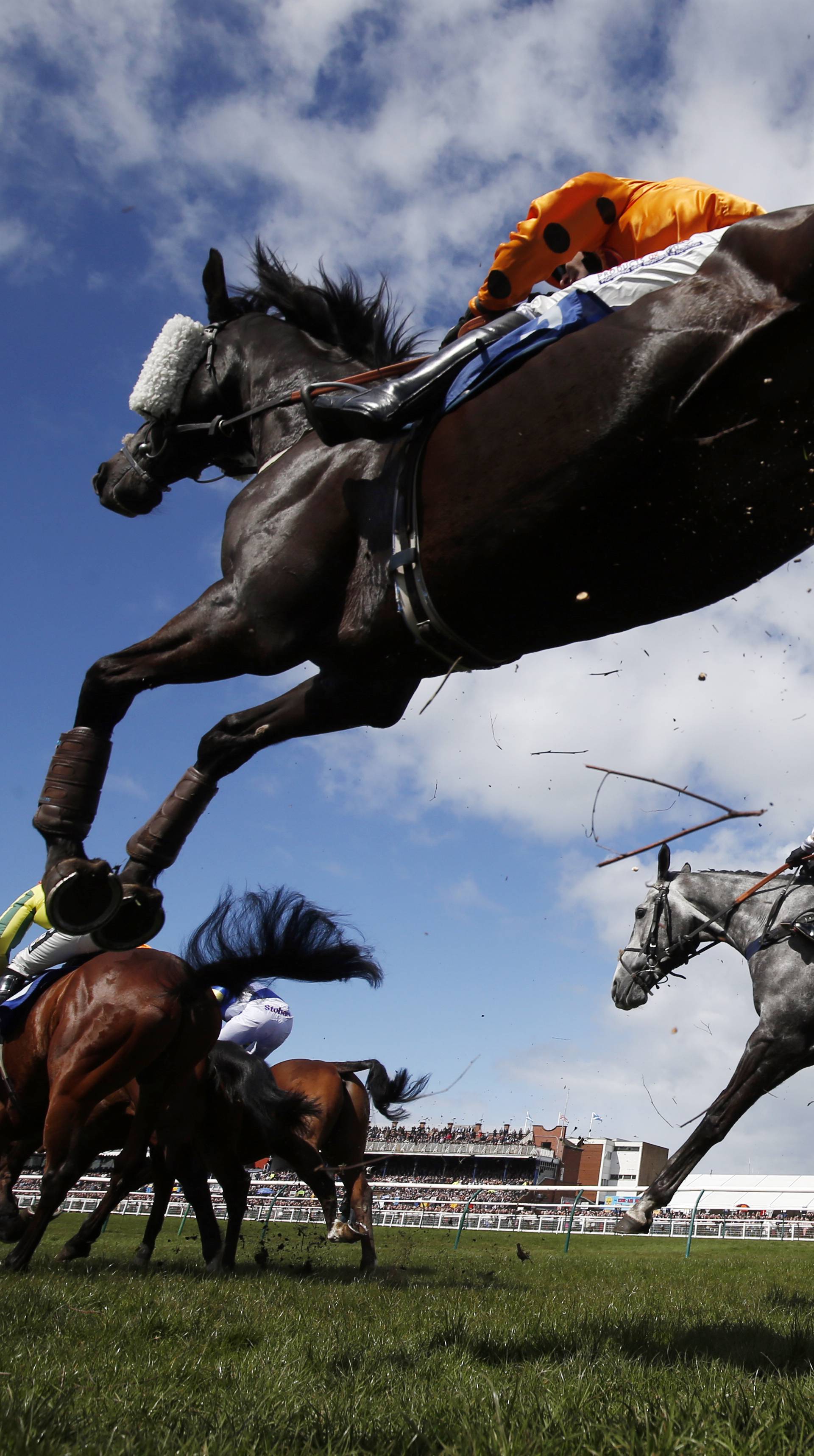 Ayr Races - Coral Scottish Grand National - Scottish Grand National Day