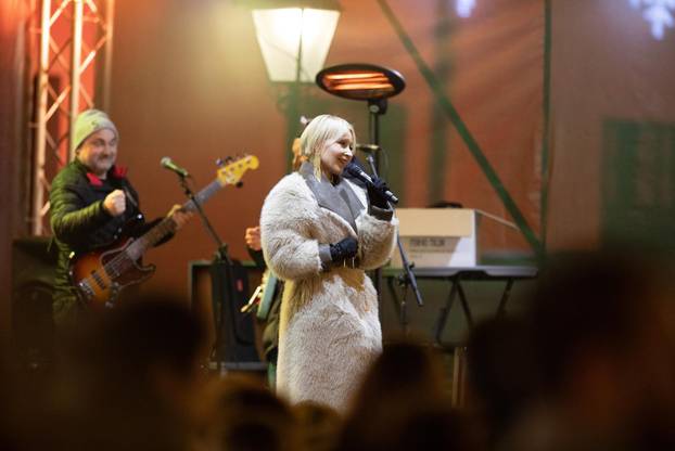 Osijek: Otvorenje Adventa uz koncert Danijele Martinović