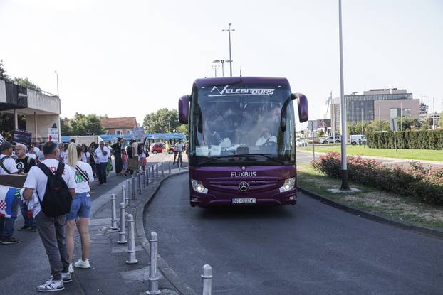 Zagreb: Okupljanje prosvjednika Hodaj za Liku, hodaj za Hrvatsku