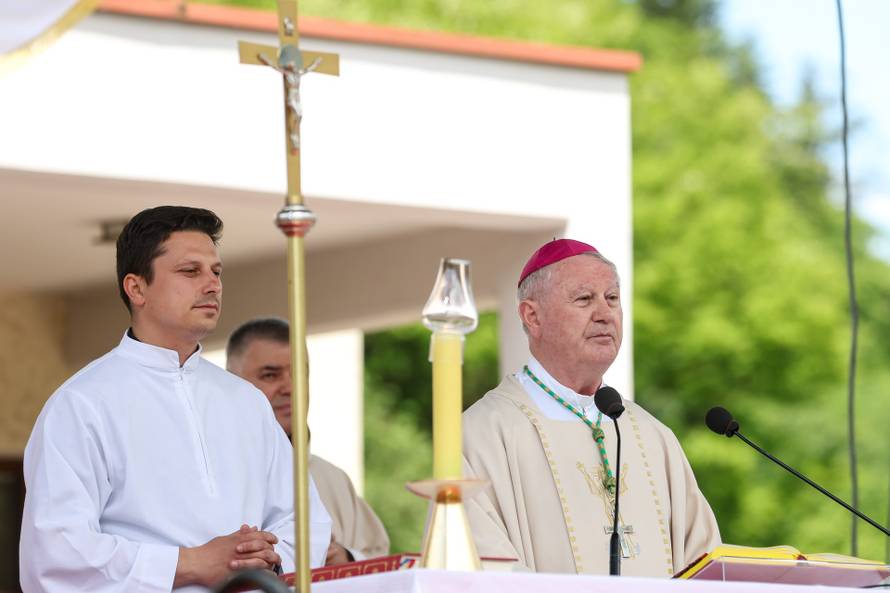 Andrej Plenković na svetoj misi u Crkvi Muke Isusove u Maclju