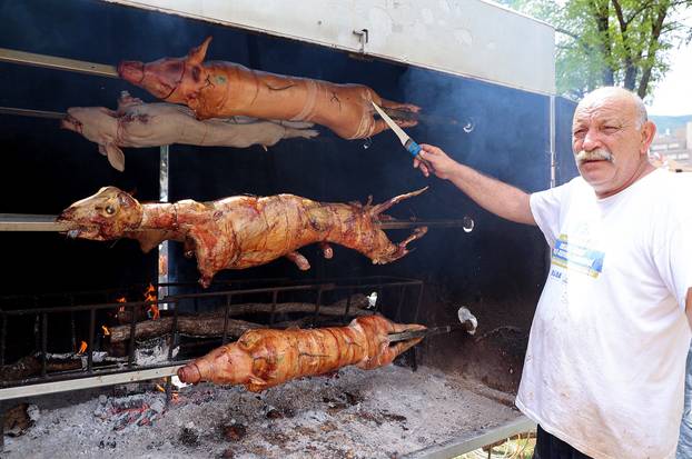 Sinj: Okupljanje ljudi u Sinju uoči 310. Sinjske alke