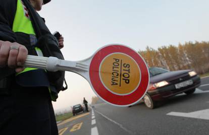 Nije htio stati: Autom udario policajku i ozlijedio joj nogu