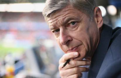 A. Wenger: Pitam se zna li Mancini voziti ovu jurilicu?