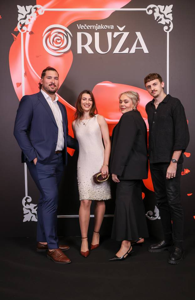 Zagreb: Uzvanici na dodjelu medijske nagrade "Večernjakova ruža" u Hrvatskom narodnom kazalištu