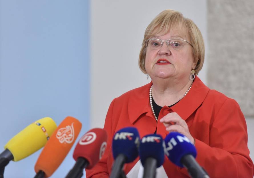 Predsjednica stranke GLAS Anka Mrak Taritaš dala je izjavu za medije