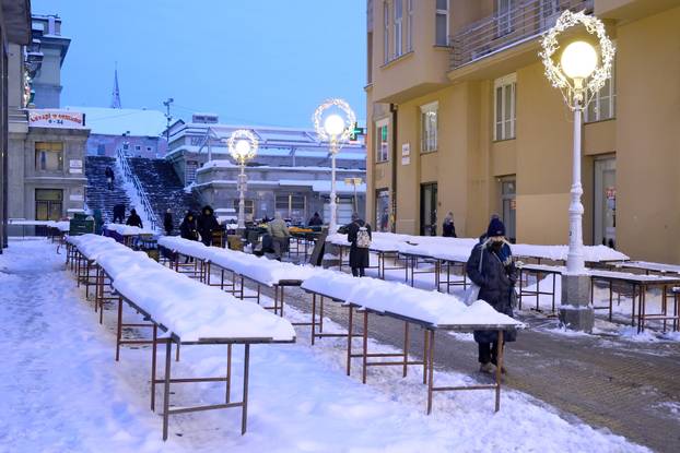 Zagreb: Samo rijetki prodavači na Dolcu