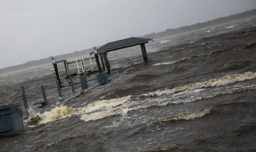Water from Neuse River floods houses as Hurricane Florence comes ashore in New Bern