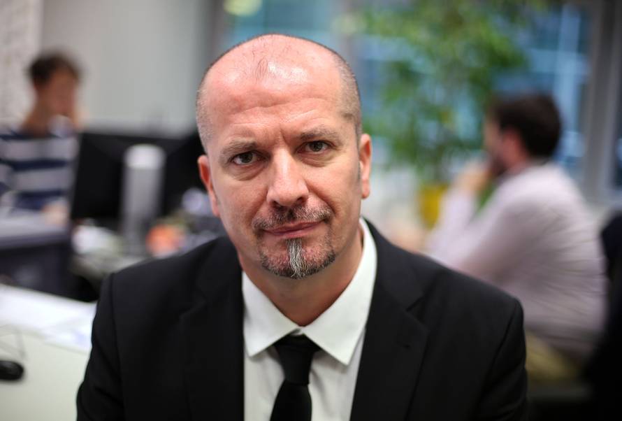 Uhljeb patnik: Plaćaju mi 15 tisuća kn i ni prstom ne mrdam