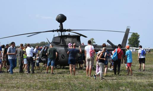 FOTO Aeromiting Marijan Celjak oduševio je posjetitelje u Sisku