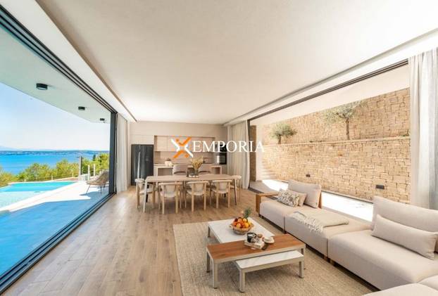 FOTO Mjesto za savršen bijeg: Svi žele ovu vilu na Ugljanu s predivnim pogledom na Zadar