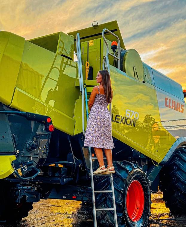 FOTO Vruća farmerica: Vozim traktor i radim teške poslove, ali uvijek u top kombinacijama