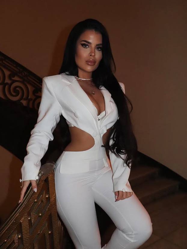 Andreu gledamo u 'Gospodinu Savršenom': Voli putovati, ali i nositi minijaturni bikini i haljine