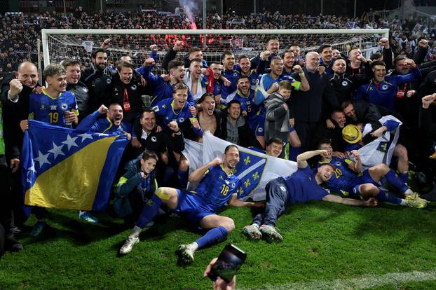 Zenica: Slavlje igrača Bosne i Hercegovine nakon što su svladali Italiju jedanaestercima