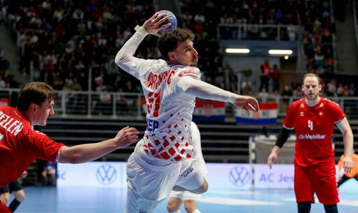 Martinovi&cacute; &ccaron;estitao suigra&ccaron;u na bebi: 'Sunce i more, druga&ccaron;ija je energija otkad smo u Zadru...'