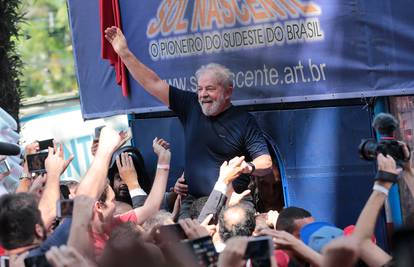 Lula se predao policiji: Kazna od 12 godina zbog korupcije...