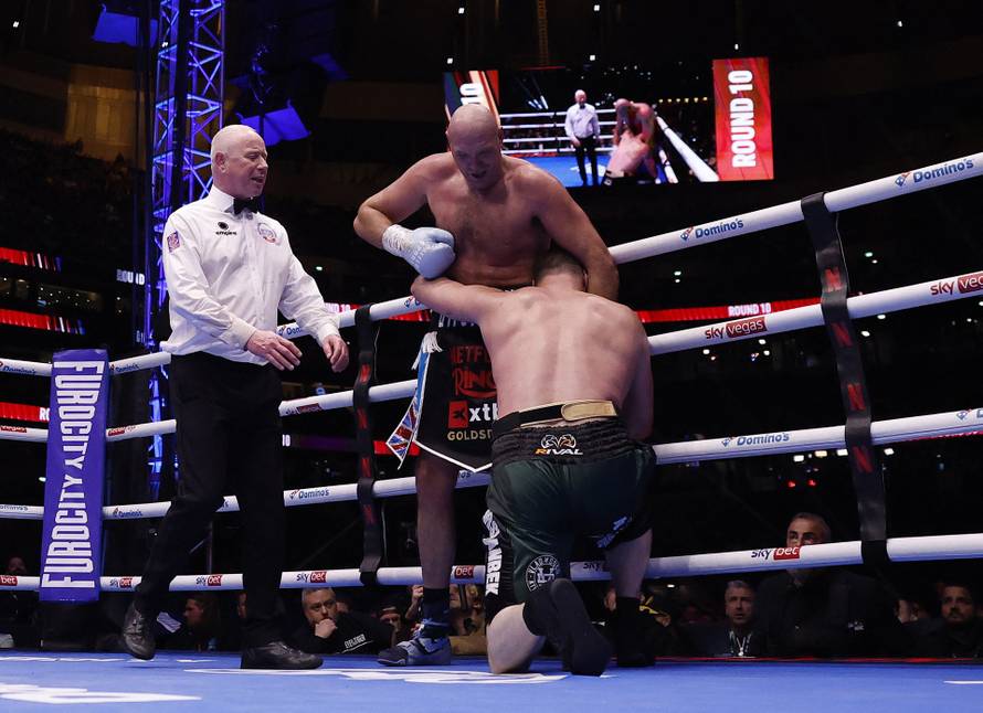 Tyson Fury v Arslanbek Makhmudov