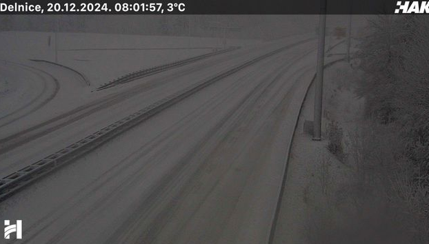 FOTO Ovako izgledaju autoceste jutros, sve pod snijegom. Nema pravca za kamione prema Istri