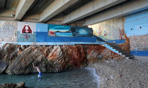 FOTO Plaža ispod ceste na Šolti skriva pravu izložbu umjetnina