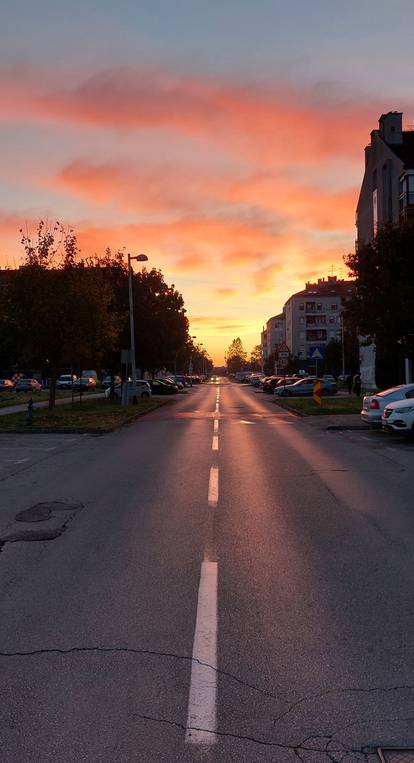 FOTO: Spektakularno jesensko svitanje na istoku Zagreba