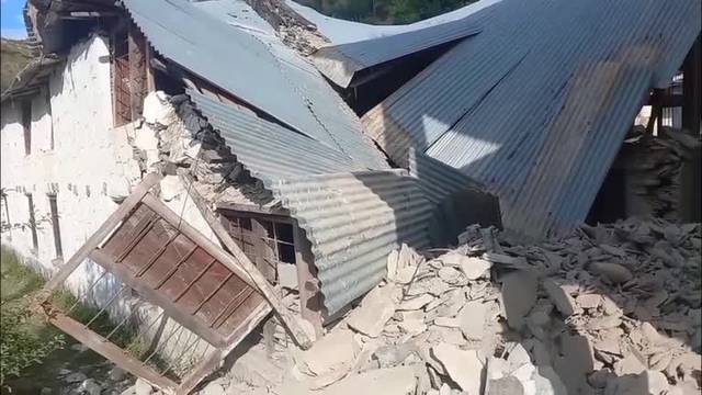 Nepal earthquakes rattle shops, damage school