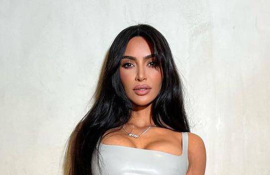 Kim Kardashian o teškoj strani roditeljstva: 'Danima nosim istu pidžamu i ne perem kosu...'