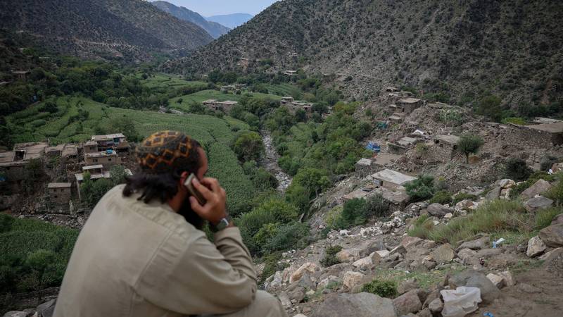 Afganistan: Ne rade mobiteli ni internet, talibani su ih ugasili?