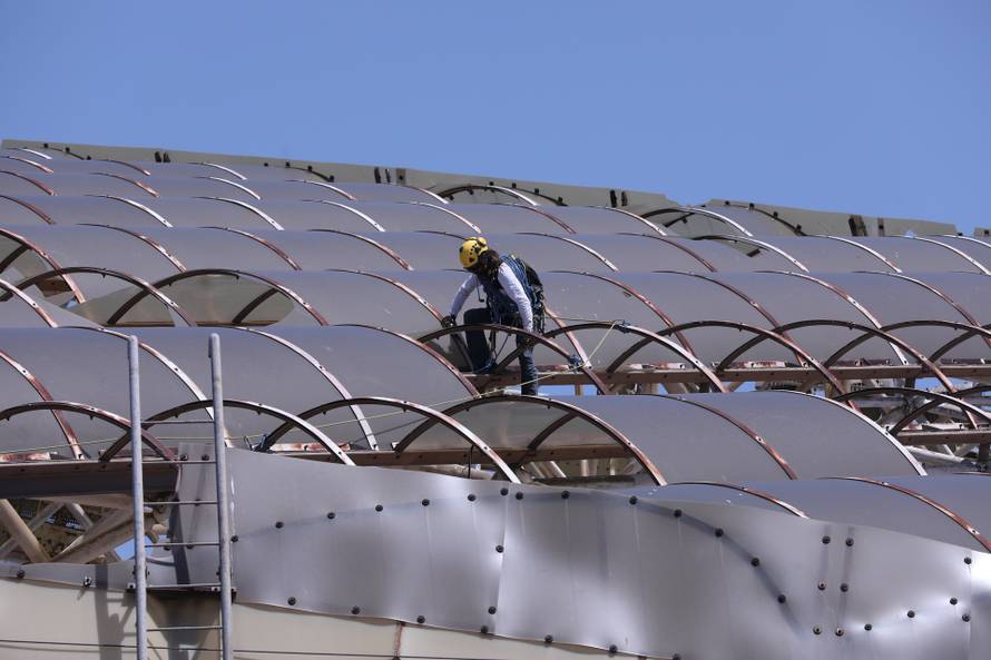 Split: Uklanjanje opasnih dijelova krova stadiona Poljud