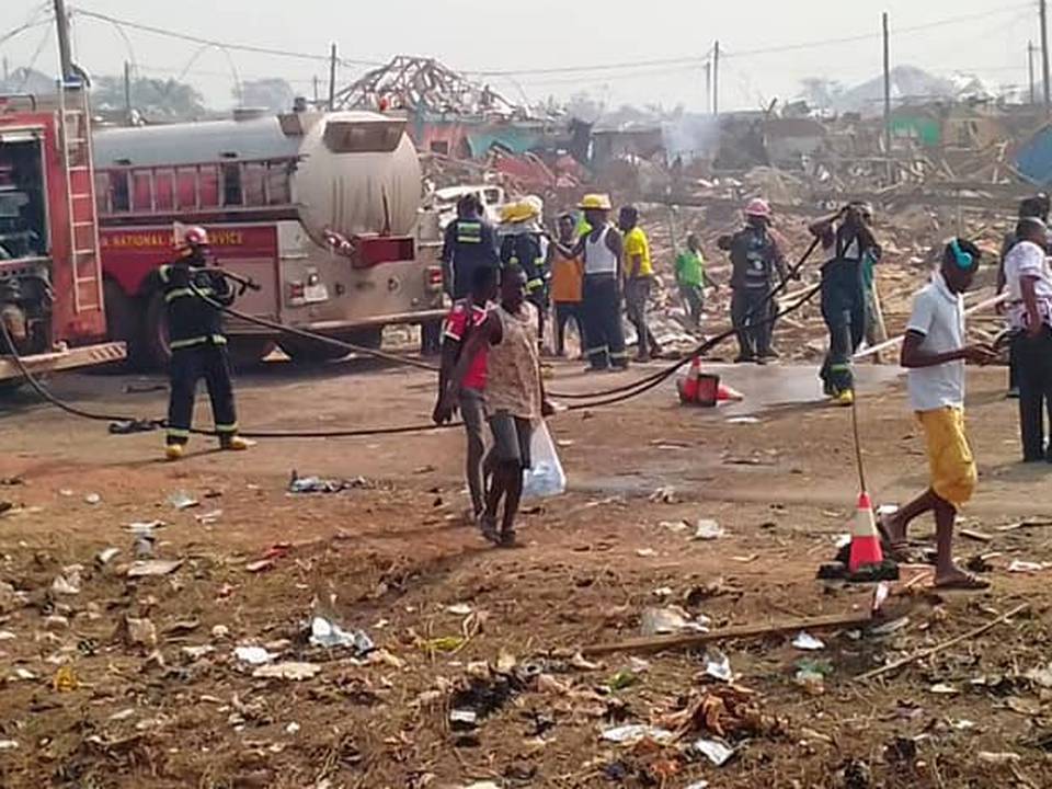 Kamion pun eksploziva sudario se s motorom u Gani, puno je mrtvih: 'Uništeno je 500 kuća'
