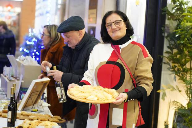 Zagreb: Dijeljenje božićne pšenice