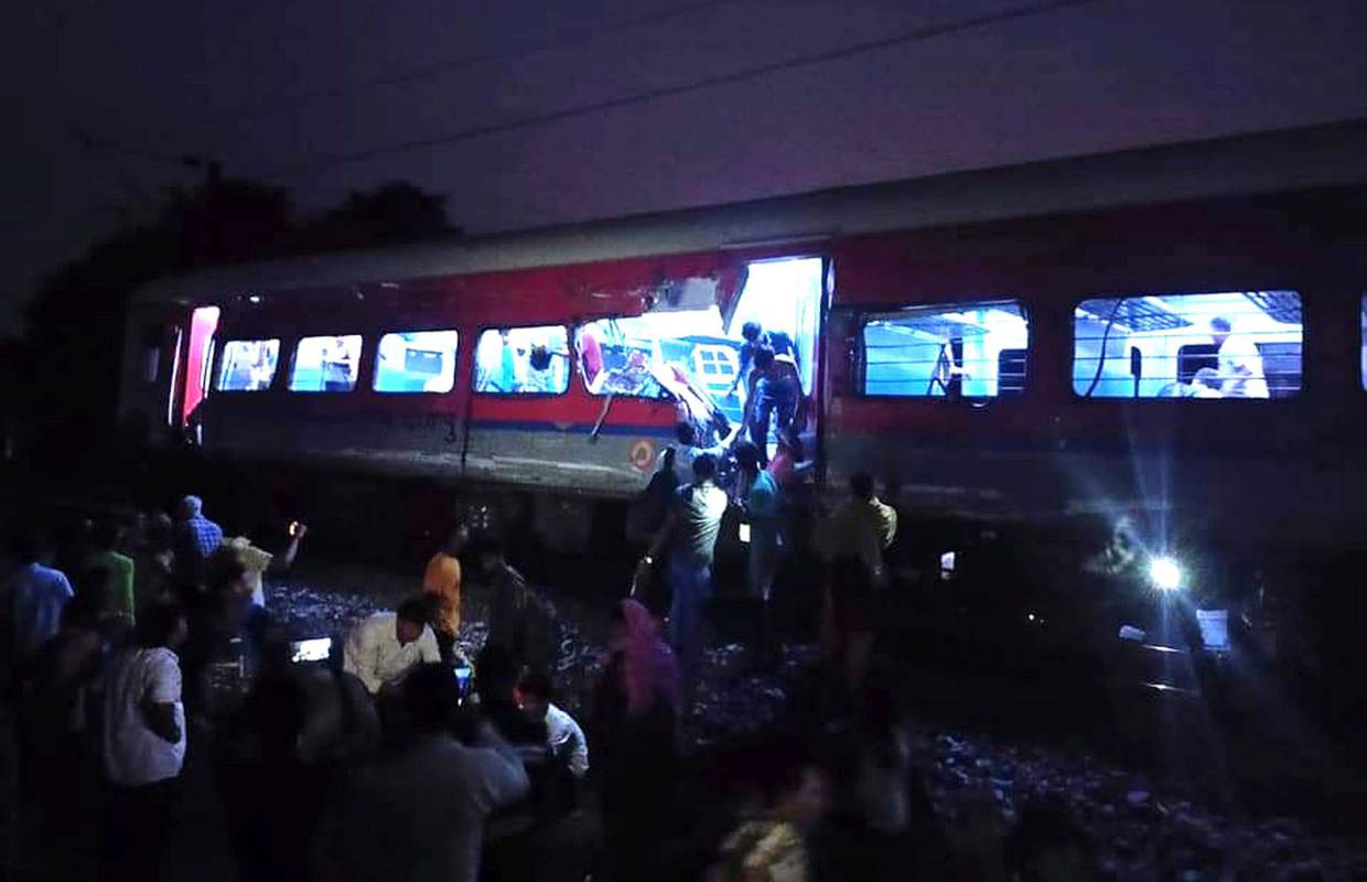 Stravična željeznička nesreća: Najmanje 288 poginulih i 850 ozlijeđenih u sudaru vlakova