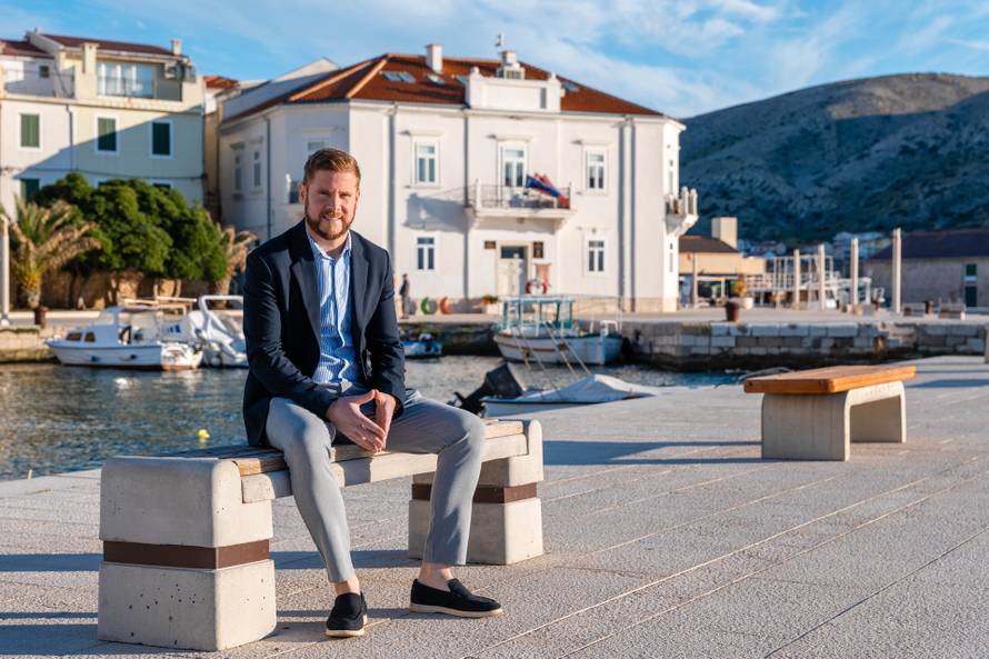 Nezavisna lista mladih pomela HDZ na Pagu: 'Naš cilj je jasan - grad koji se razvija i napreduje'