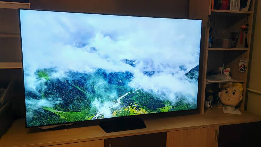Testirali smo Samsung QN90F: Moćan TV koji se ne boji svjetla