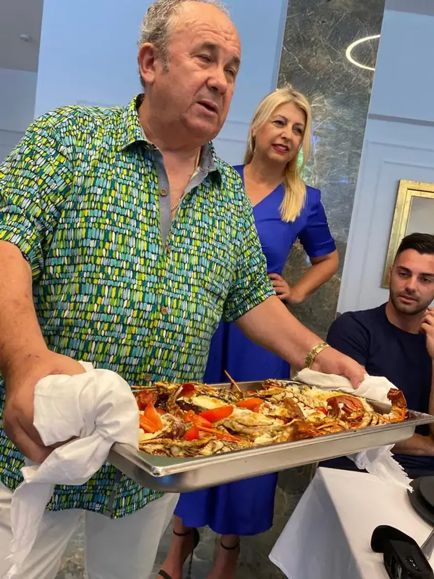 Kerum se za skupljanje potpisa 'okitio' skupim markama, rezao  sir u tenisicama od 4400 kuna