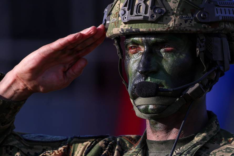 Zagreb: Prolazak motoriziranog i mehaniziranog postroja u povodu 30. obljetnice VRO Oluja