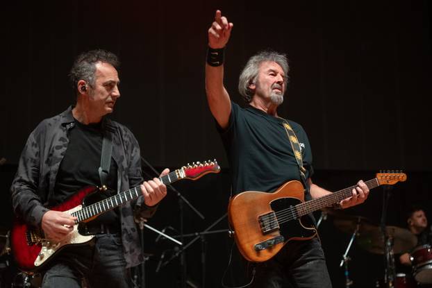 Parni valjak nastupio na 13. Hrvatskoj noći u Frankfurtu