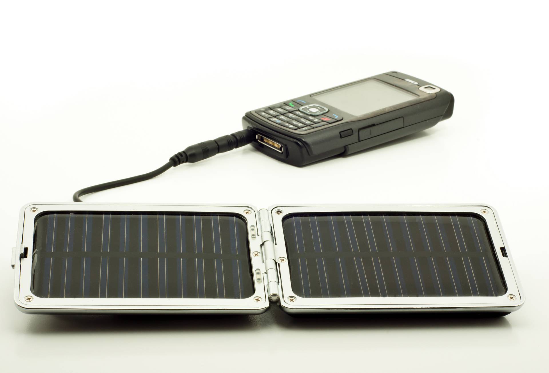 Nije vam potrebna utičnica - nabavite solarnu bateriju za mobitel i budite bezbrižni