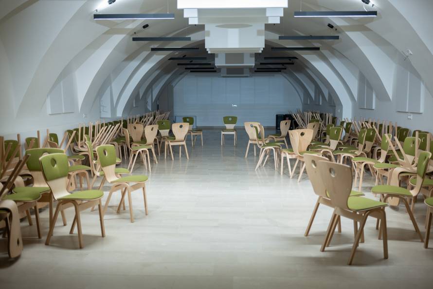 Zagreb: Reportaža o obnovi Gornjogradske gimnazije